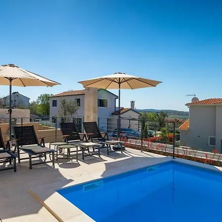 Lisetta Comfortable Holiday