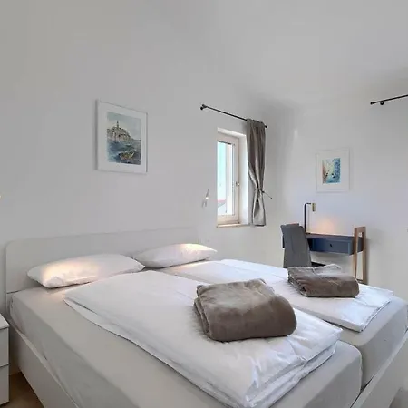 Lisetta Comfortable Holiday Villa Višnjan