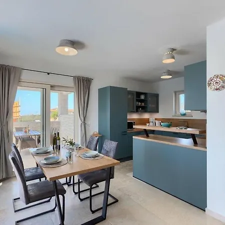 Lisetta Comfortable Holiday Villa Višnjan